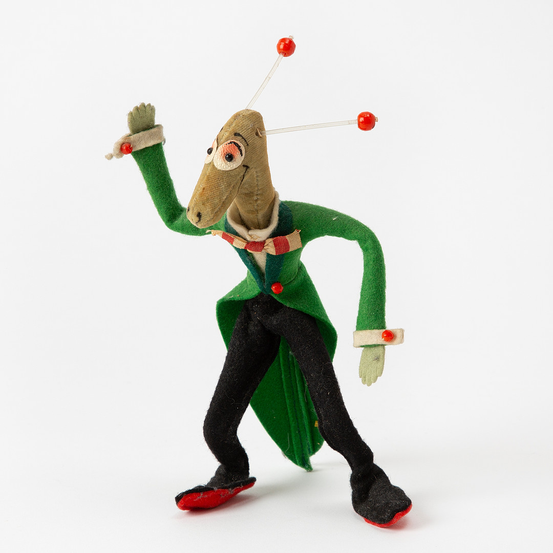 STEIFF. "Kalle Stropp", stoppad plysch, kläder i filt, Tyskland, 1950-tal.