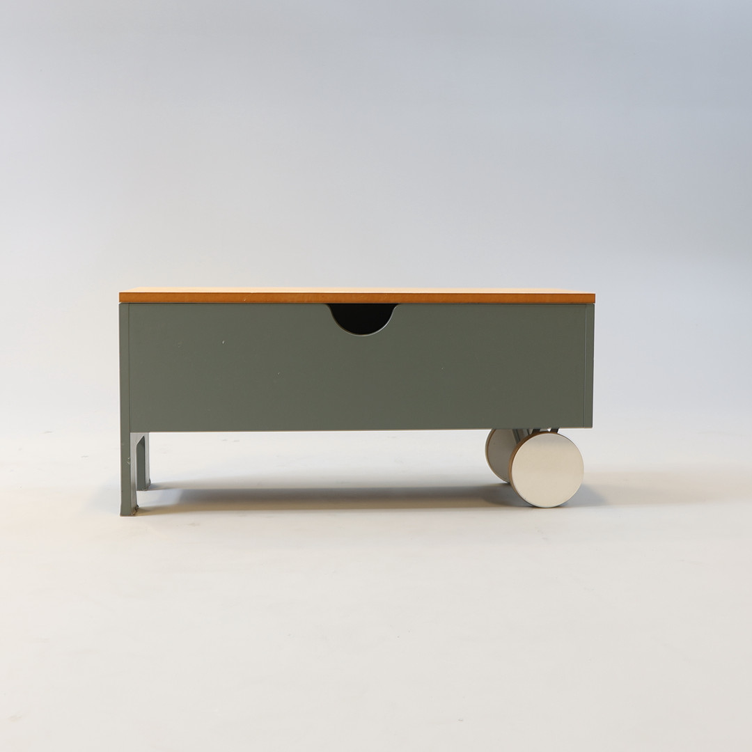 THOMAS SANDELL. Bänk på hjul, ”PS” -serien, IKEA, 1990-tal.