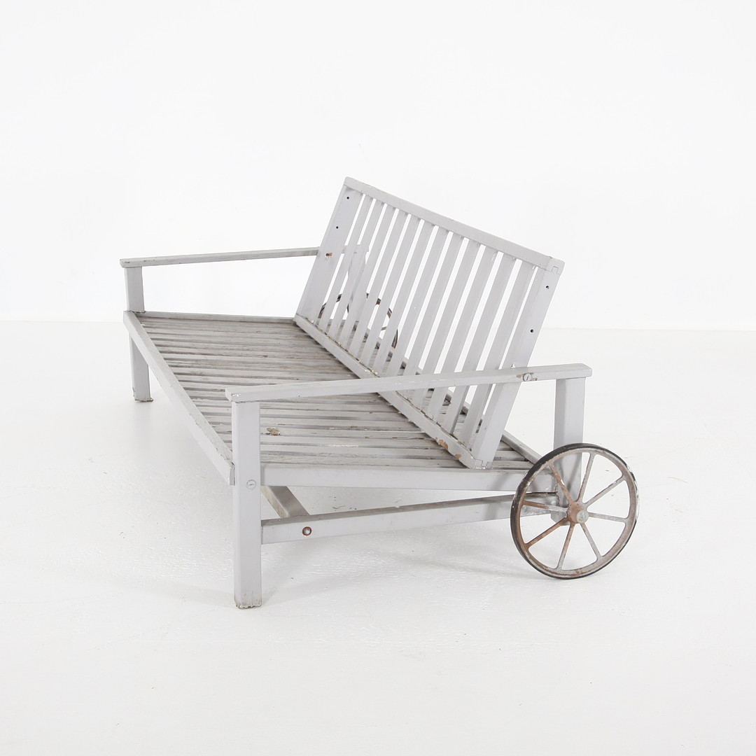 ELSA STACKELBERG. 1929-2014. Soffa, Fri Form 1900-talets andra hälft.
