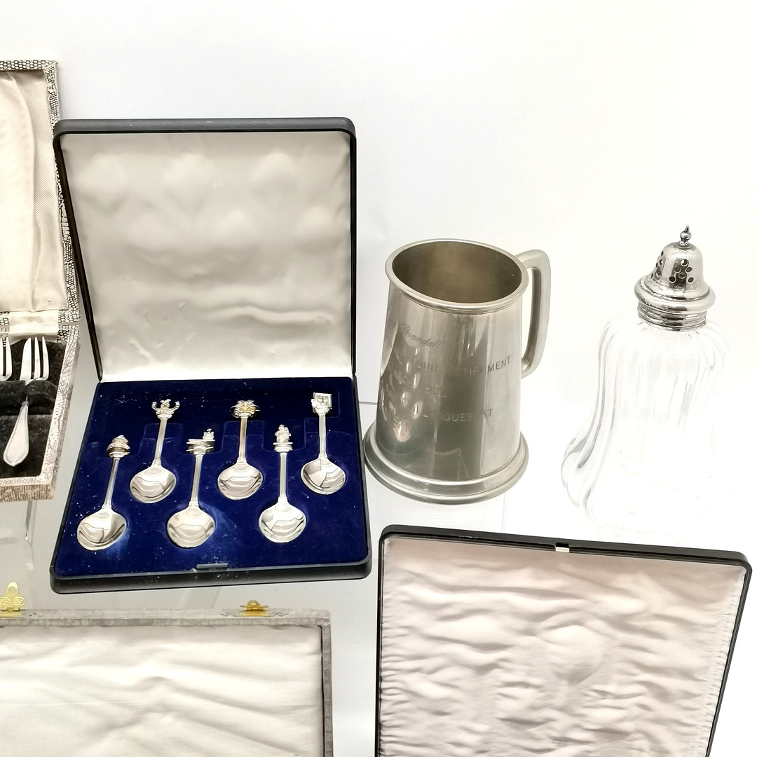 QTY OF CASED SILVER PLATED CUTLERY inc ART DECO YELLOW BAKELITE etc.