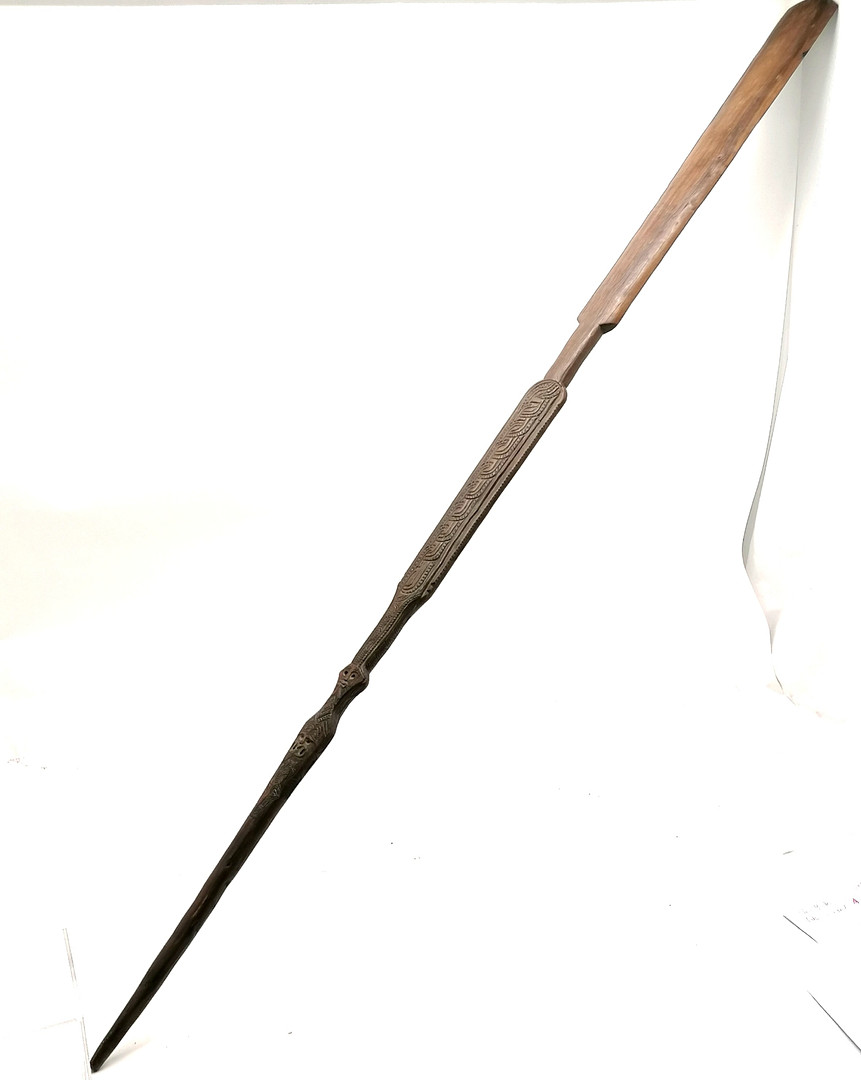 MAORI ORIGINAL TAIAHA WOODEN HAND CARVED WEAPON / STAFF.