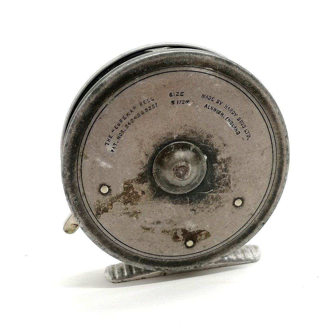 ANTIQUE HARDY 3½" EUREKA FLY FISHING REEL.