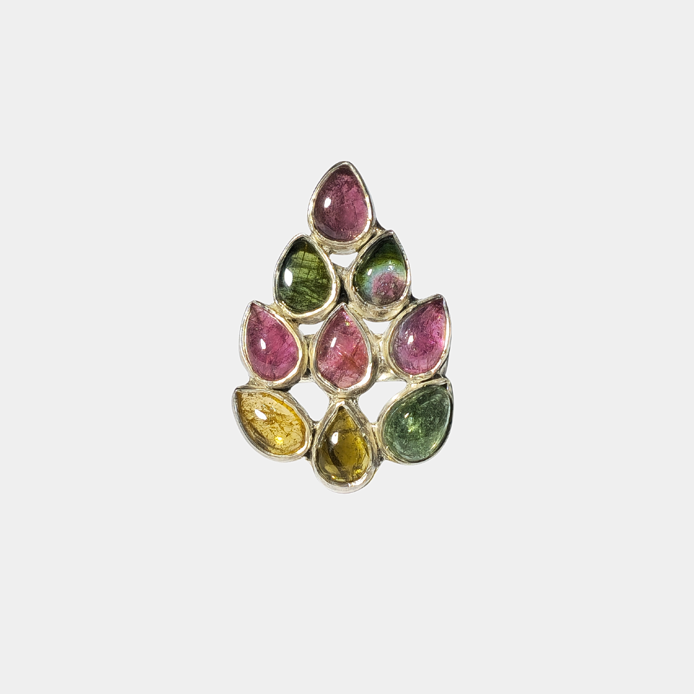 Anillo en plata con turmalina natural.