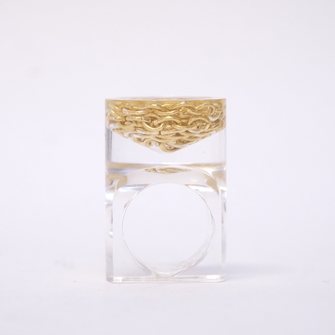 SIV LAGERSTRÖM. RING, AKRYLPLAST, 1970-TAL.