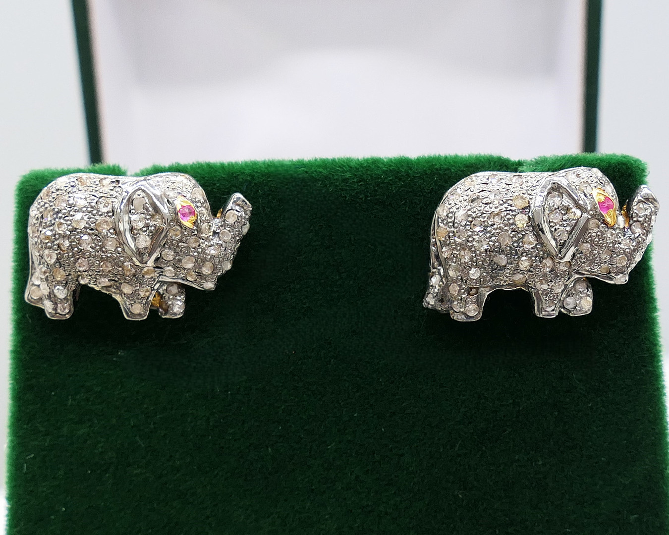 ELEPHANT DIAMOND cufflinks.