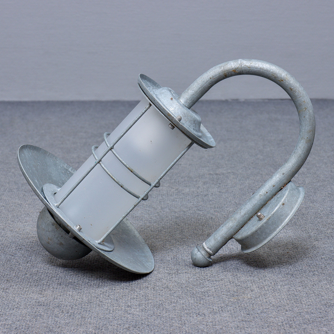 UTOMHUSBELYSNING, VÄGGLAMPA, METALL & GLAS, SAMTIDA.