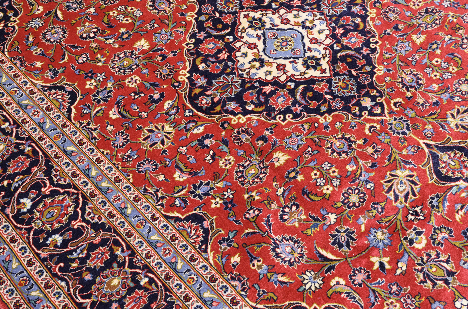 ORIENTMATTA. Keshan korkull fine, 348 x 247 cm.