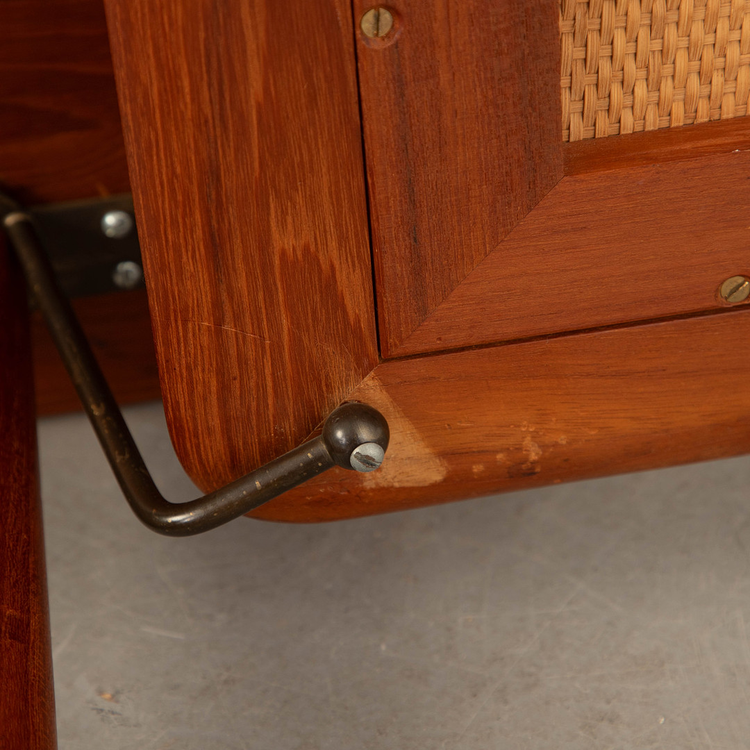 PETER HVIDT UND ORLA MOLGAARD-NIELSEN. France & Son, Couchtisch, Modell 'FD 516', Teak, Rattan, Messing, Dänemark, 1956.