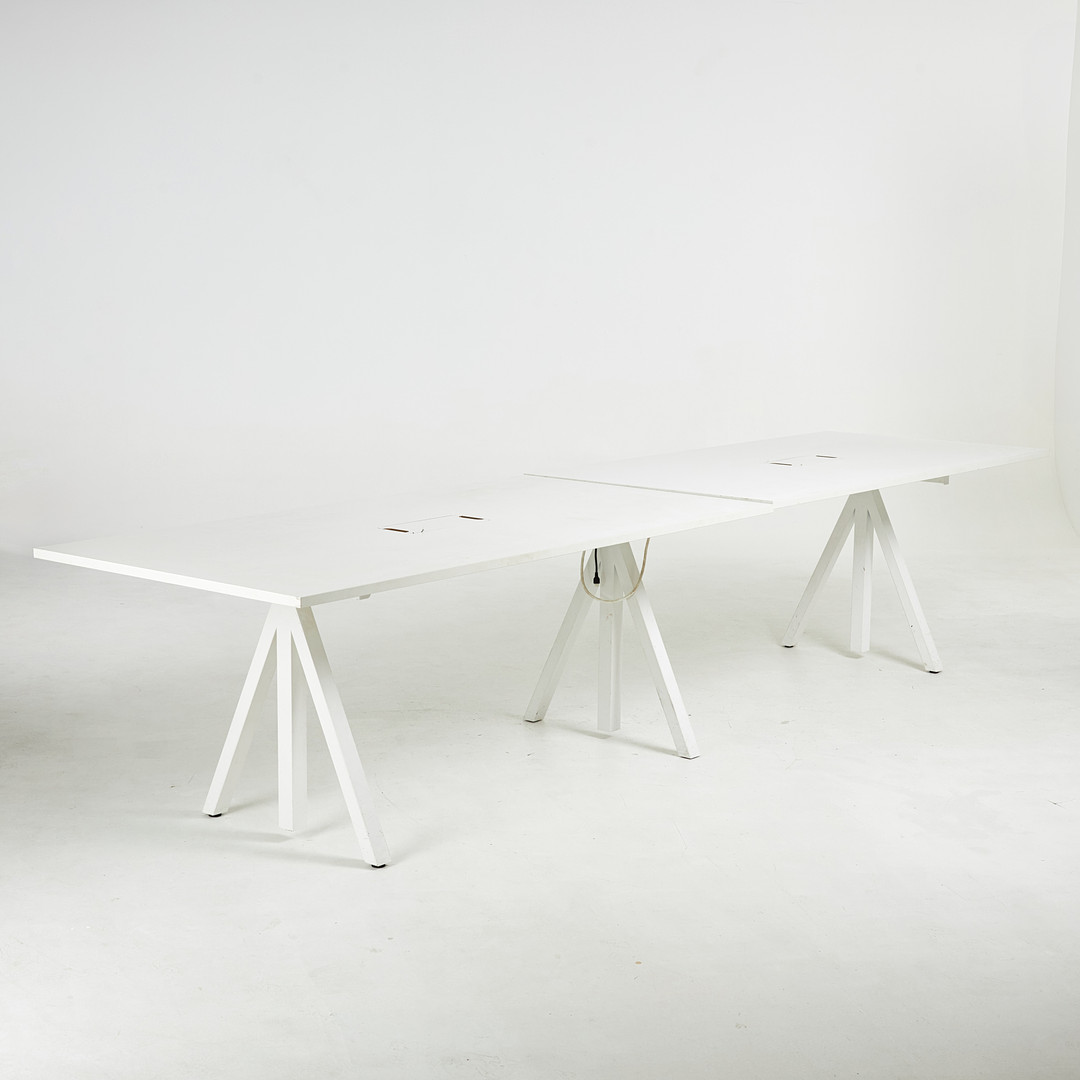 ANNA VON SCHEWEN & BJÖRN DAHLSTRÖM. Arbetsbord/skrivbord, höj- och sänkbart, vitlackerat stål och vit MDF, "Works" för String Furniture, 2000-tal.