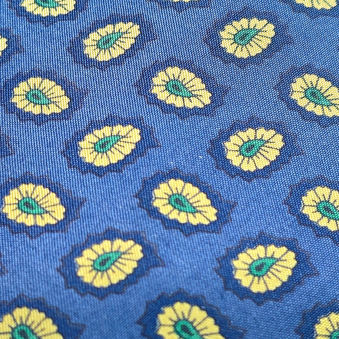 Pierre Balmain. Corbata en seda natural color azul.