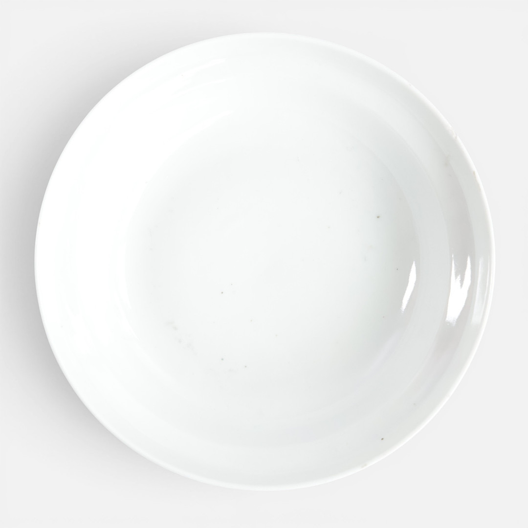 Kinesiske skål af porcelæn, dekoreret med blomster og sommerfugle på gul grund. Qianlong seglmærkede. Kina, 19. årh.