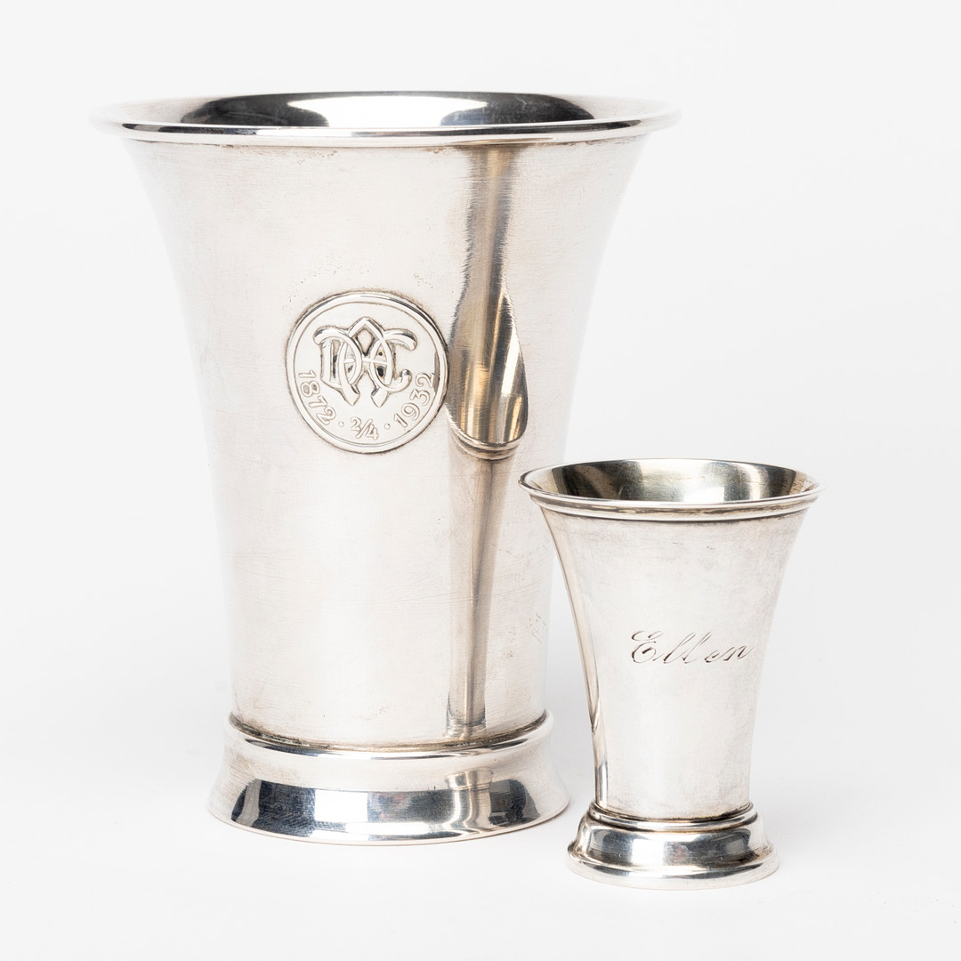BÄGARE, 2 st, silver, Sverige resp Danmark 1900-talets första hälft.