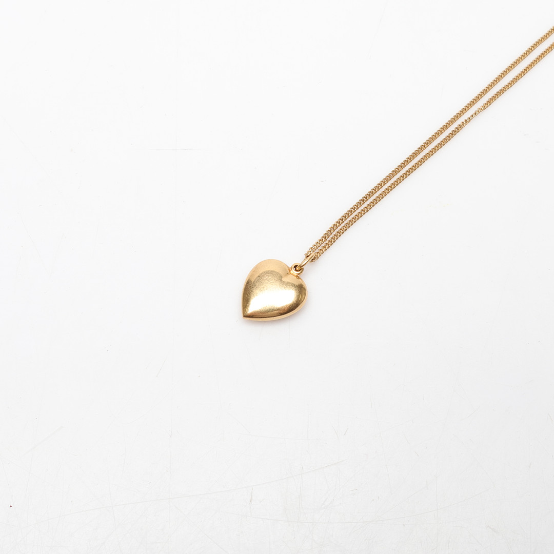 KEDJA med HÄNGE/HJÄRTA, 18k guld, vikt ca 5,1 gram.