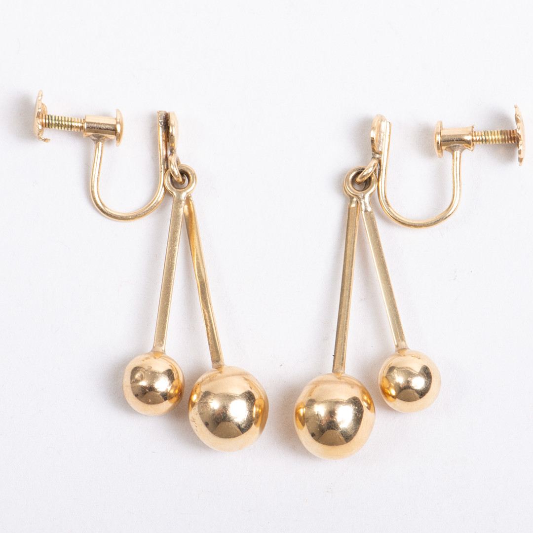Et par 'double drop' vintage ørering, 14K guld. Stemplet.