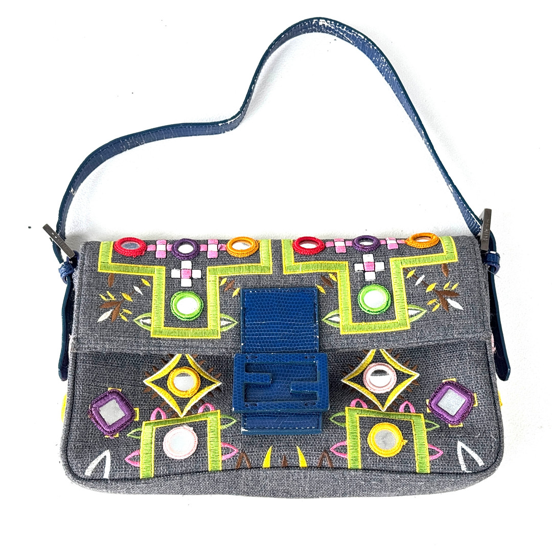 FENDI BAGUETTE EMBROIDERED HAND BAG.