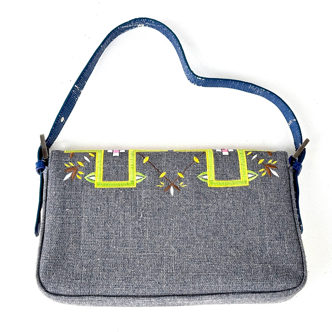 FENDI BAGUETTE EMBROIDERED HAND BAG.