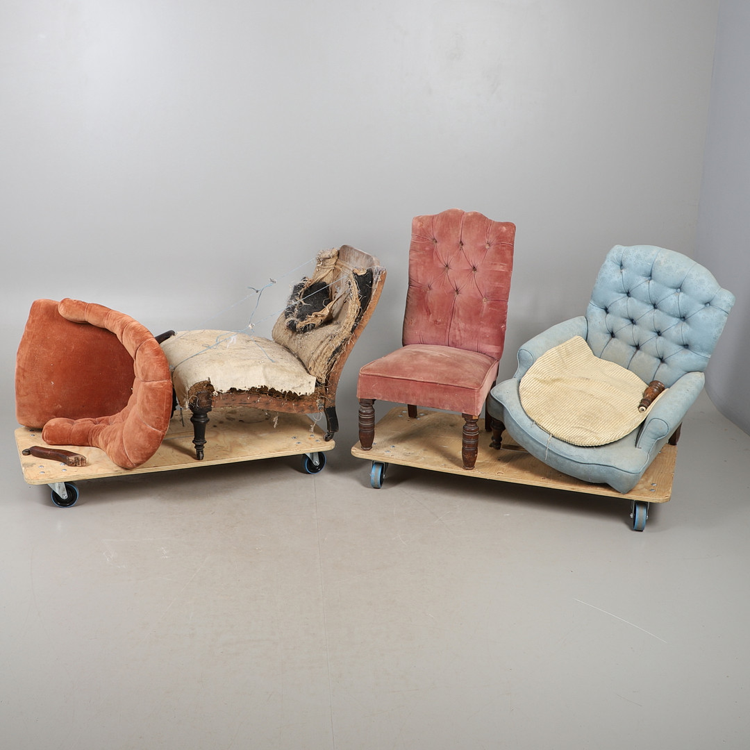 FOUR UPHOLSTERED CHAIRS.
