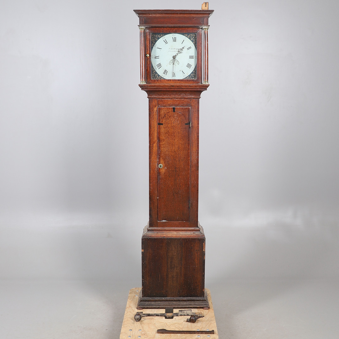 A LATE 18TH/EARLY 19TH CENTURY 30HR OAK LONGCASE CLOCK.