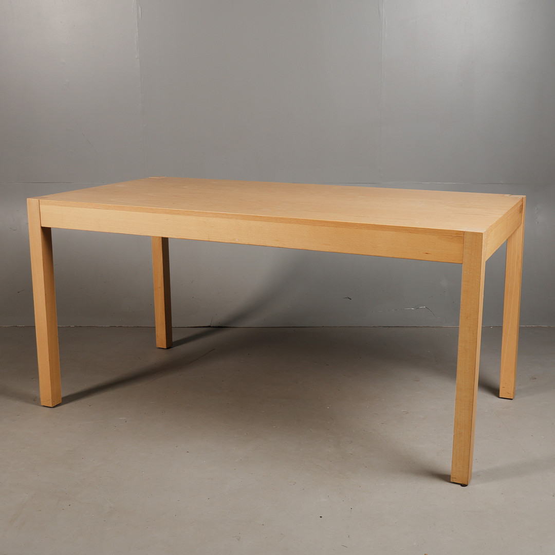 THONET TABLE.