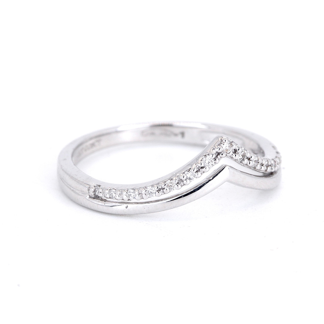 14CT DIAMOND WISHBONE RING.