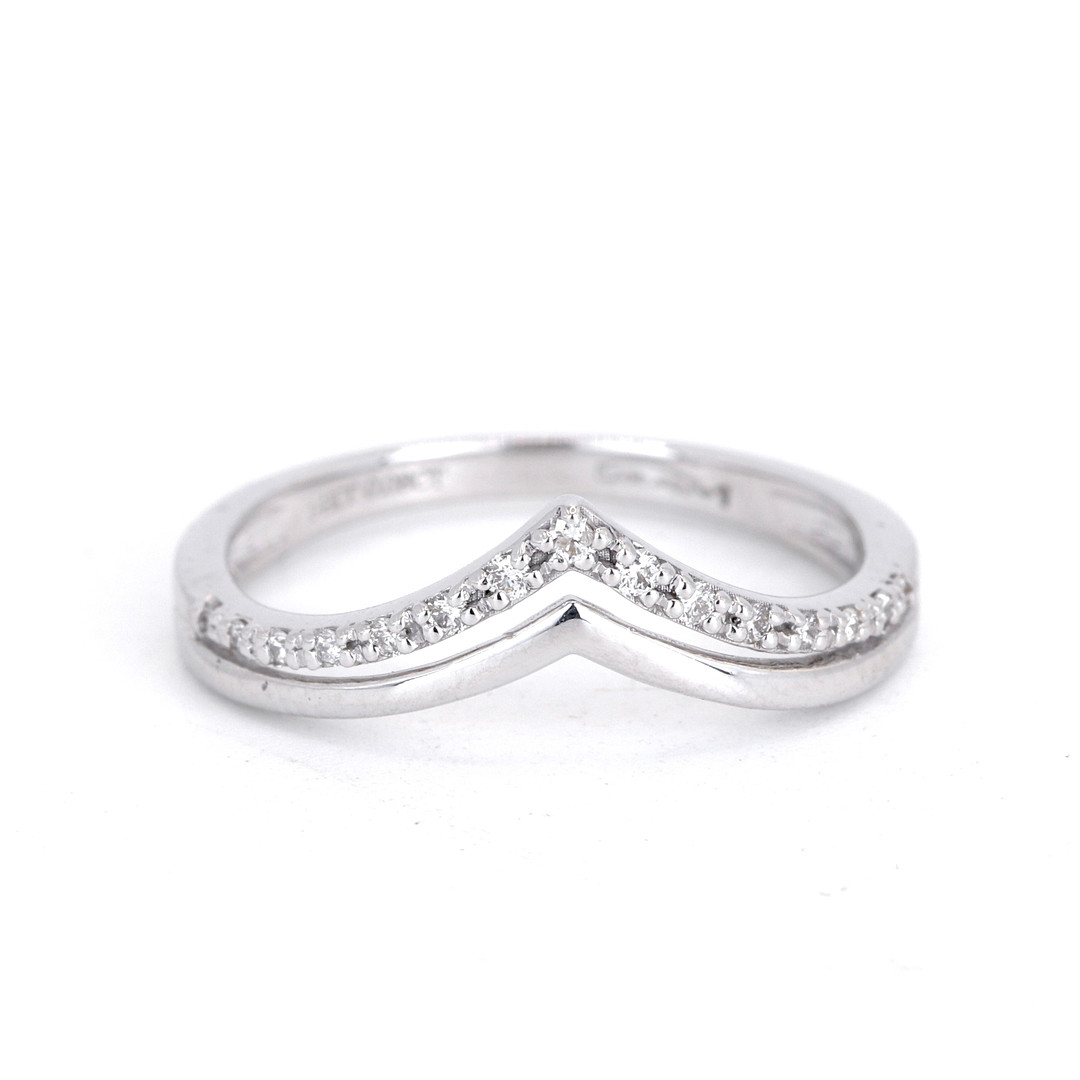 14CT DIAMOND WISHBONE RING.