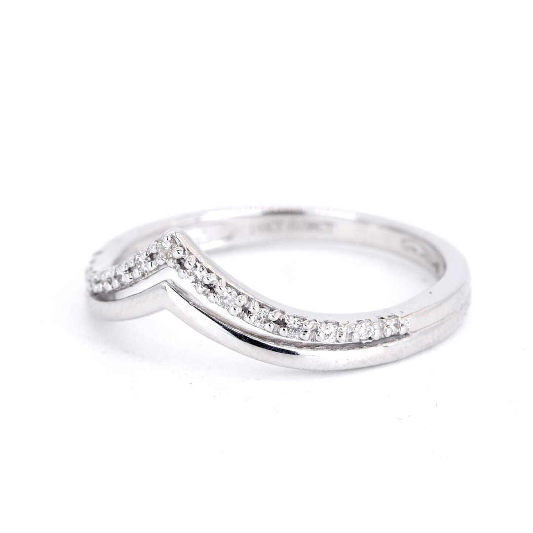 14CT DIAMOND WISHBONE RING.