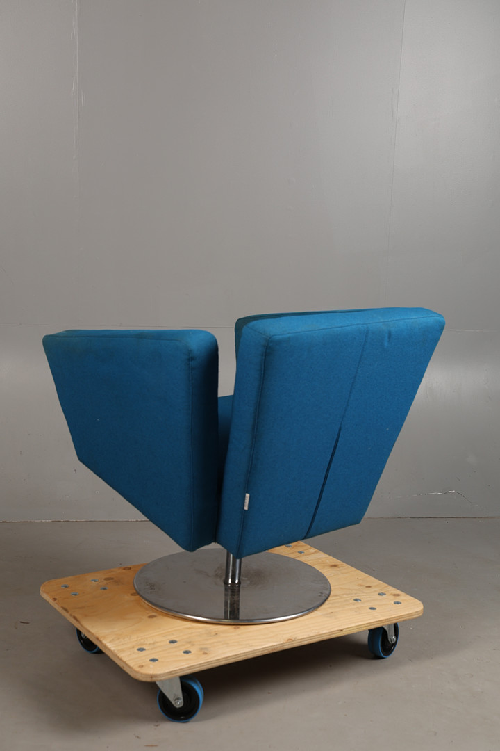 FERLEA ARMCHAIR.