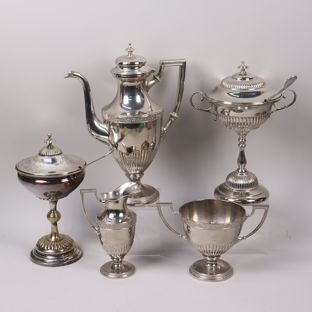NYSILVER, kaffeset samt sockerskålar på fot, 5 delar.