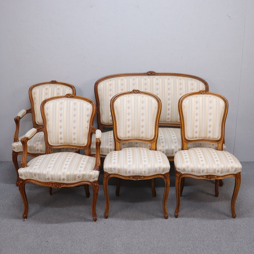 SITTGRUPP, rokokostil, soffa och stolar, 5 delar, 1900-talets andra hälft.