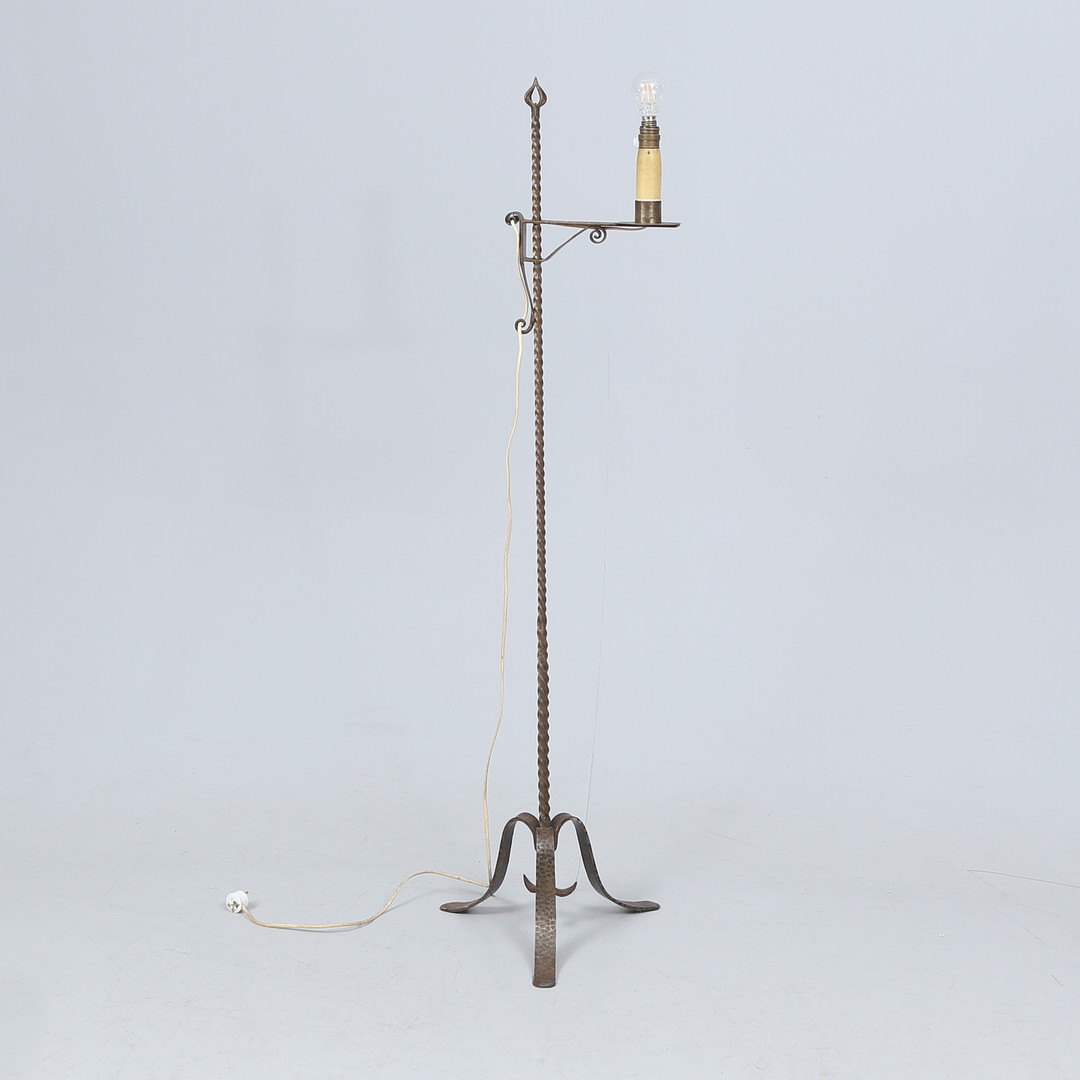 GOLVLAMPA, smide, 1900-talets första hälft.