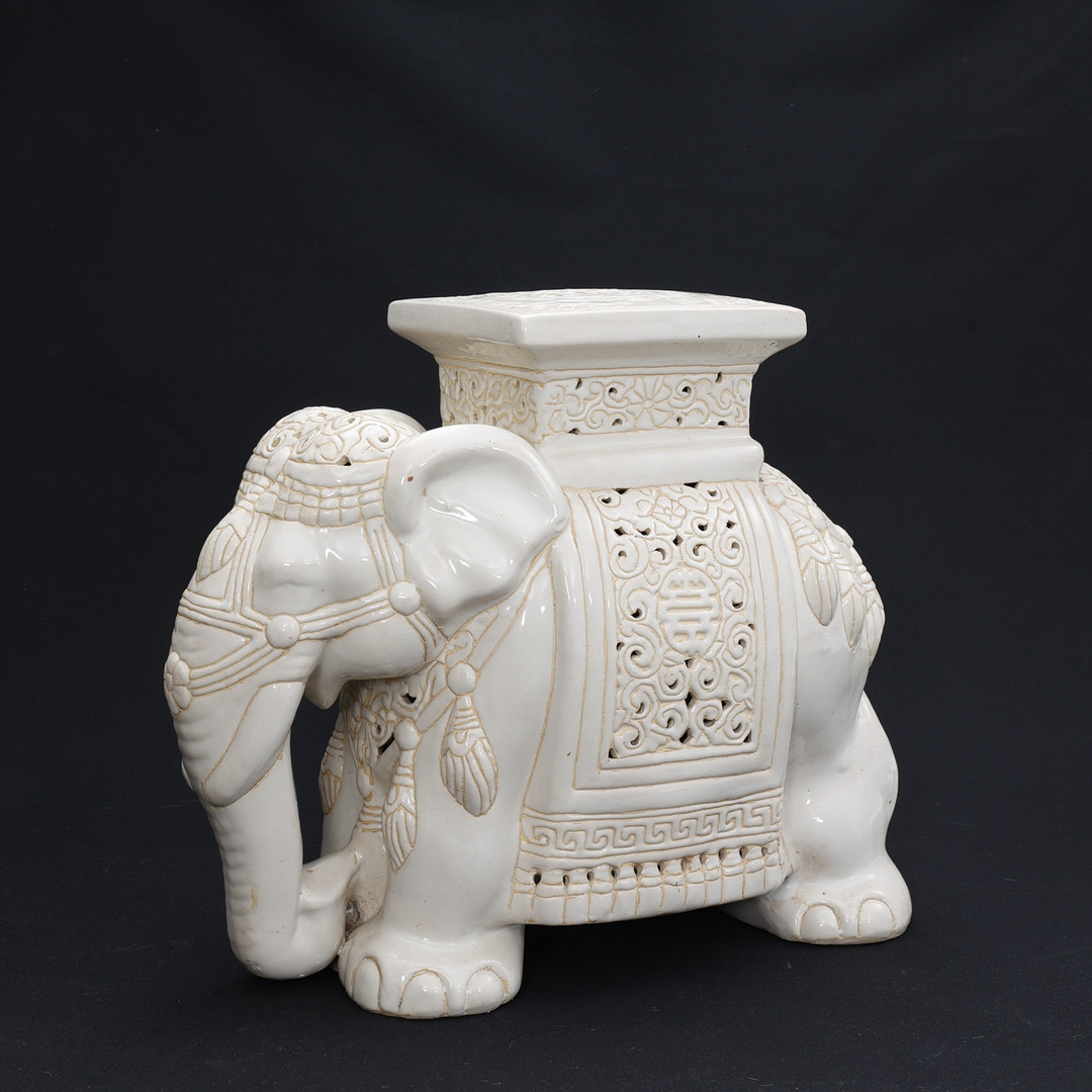 PIEDESTAL, keramik, elefant.