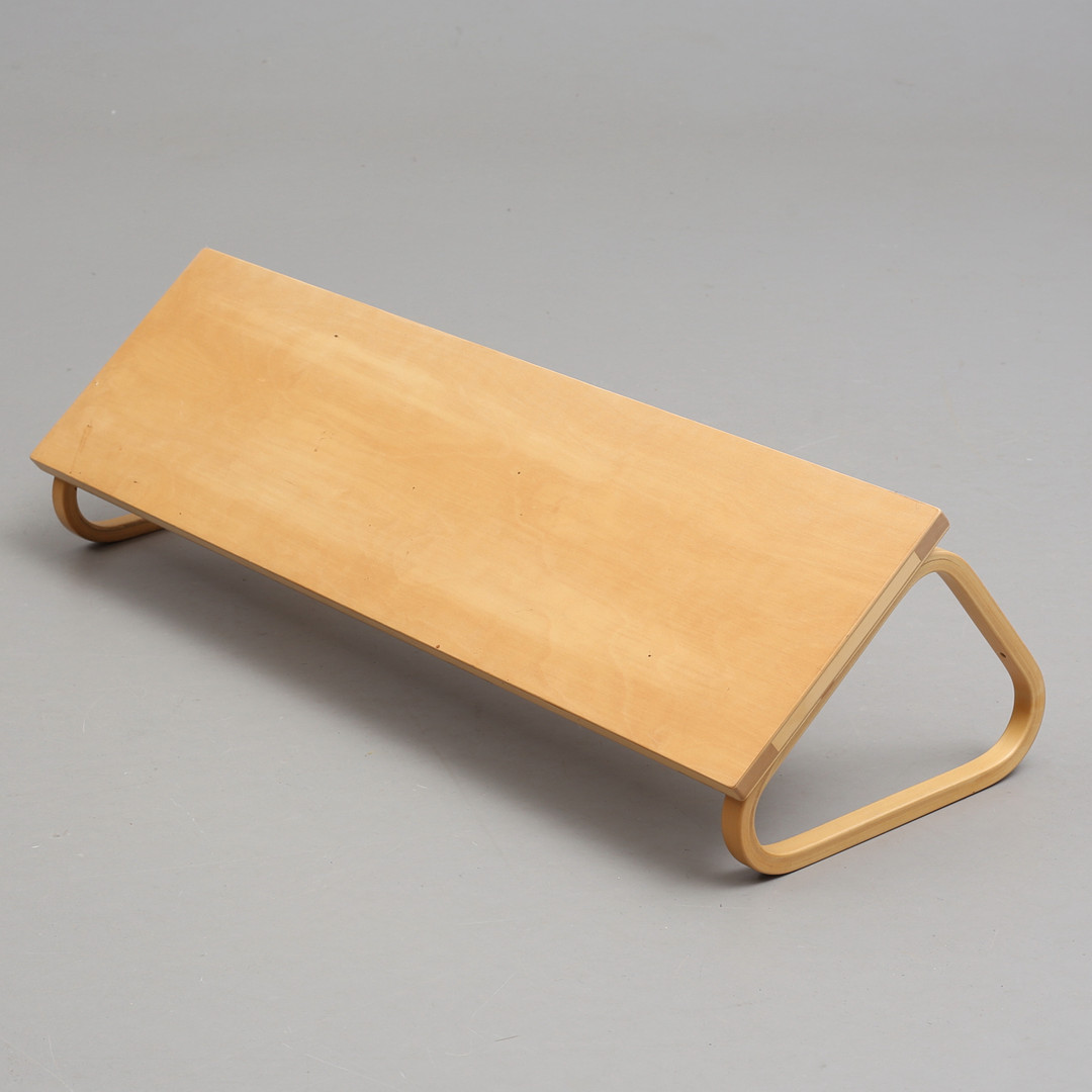 ALVAR AALTO. Hylla, modell 112B, Artek, Finland.