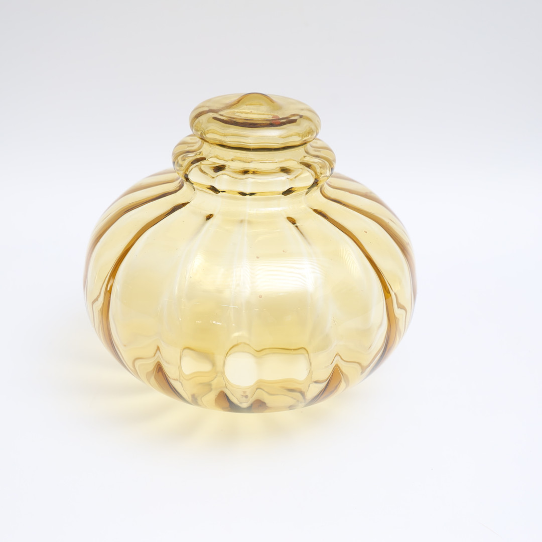 LAMPKUPA, gultonat glas, 1900-tal.