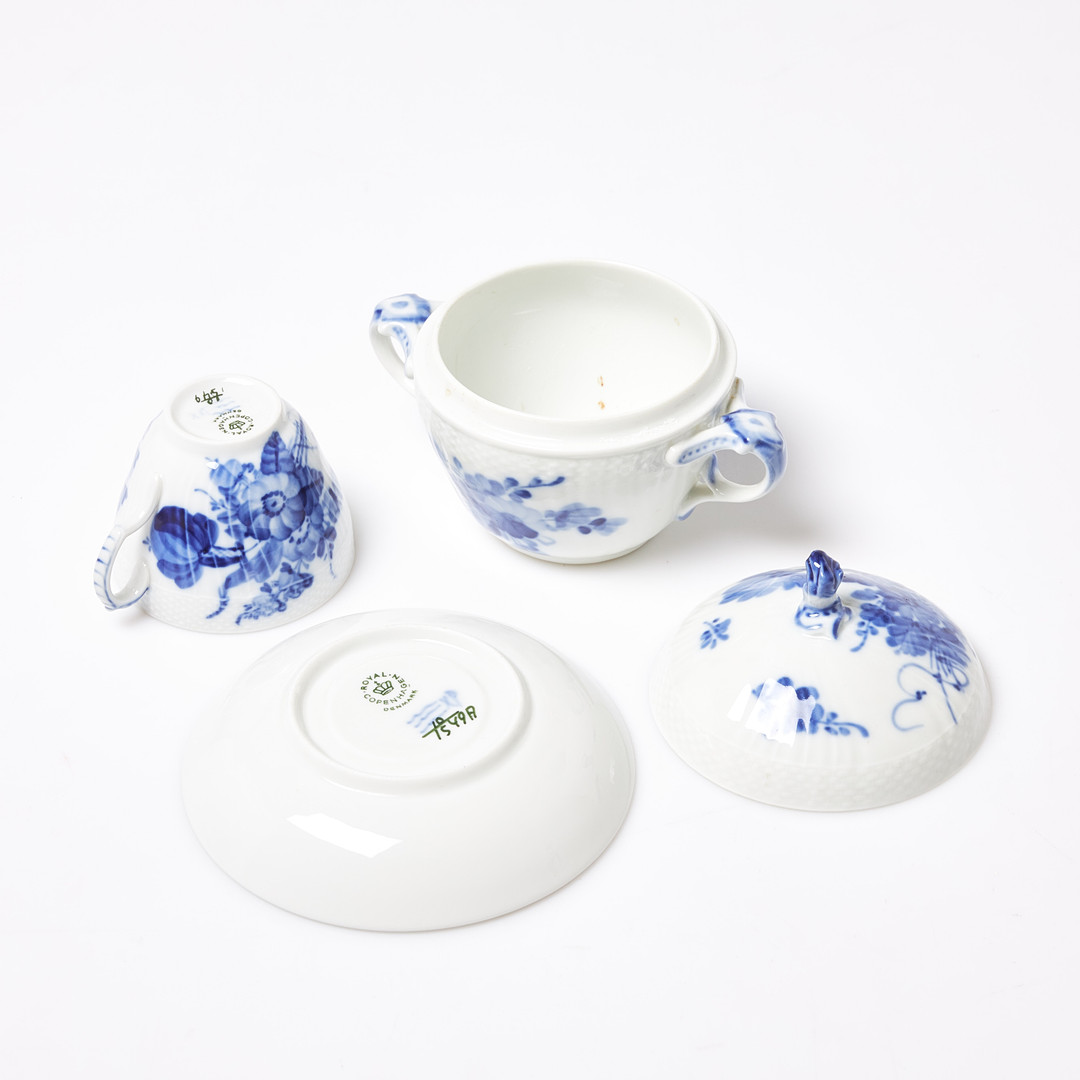 ROYAL COPENHAGEN. Kaffeservis, 23 delar, "Blå Blomst", porslin, Danmark.