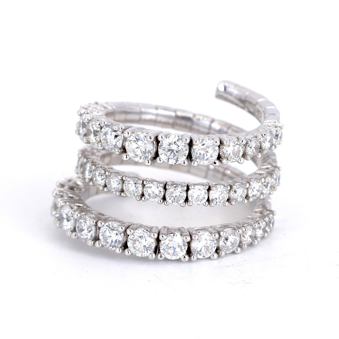 18CT GOLD DIAMOND RING (3.06CT).