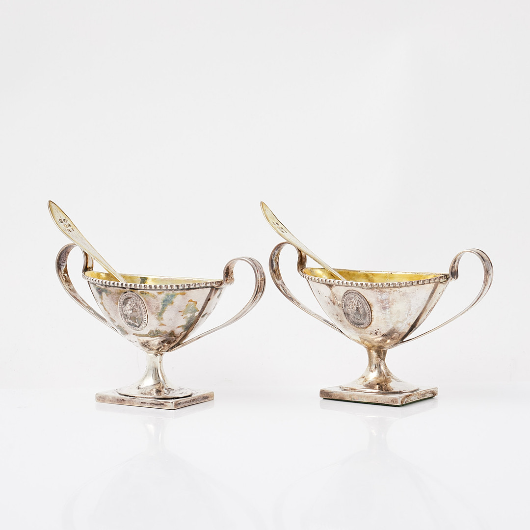 SALTKAR med SALTSKEDAR. 1 par, silver, invändigt förgyllda, Stephan Westerstråhle, Stockholm, 1794 samt Carl Fredric Lilja d.ä, Karlskrona 1814,1818.