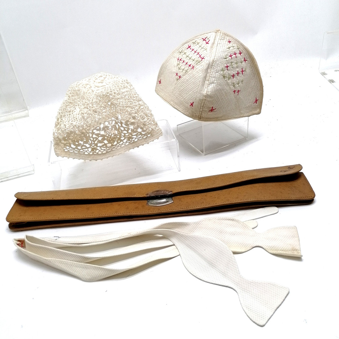 2 x HAND MADE HATS T/W ANTIQUE LEATHER CASED BOW TIES.