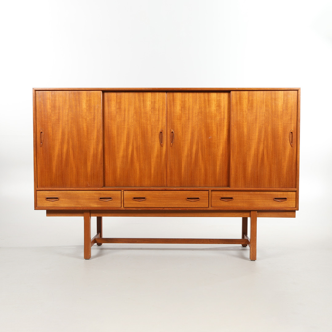 A. Clausen & Søn, Silkeborg. Skænk af teak, 1960'erne.