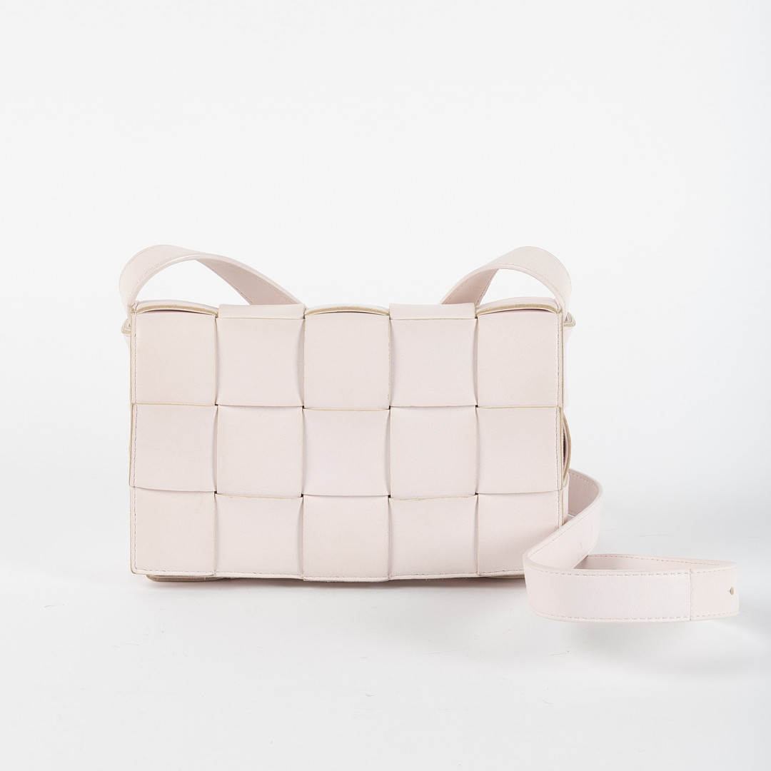 BOTTEGA VENETA, väska, modell "Casette".