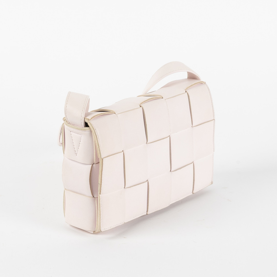 BOTTEGA VENETA, väska, modell "Casette".