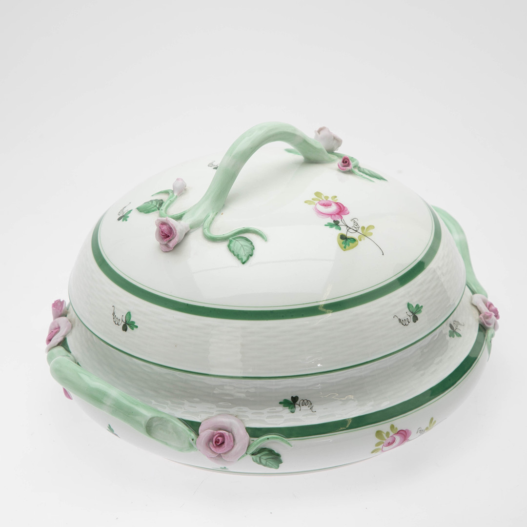 HEREND. Deckelterrine mit plastischen Rosen Dekor ´Parsely Petersilie grün`, 2. Hälfte 20. Jh.