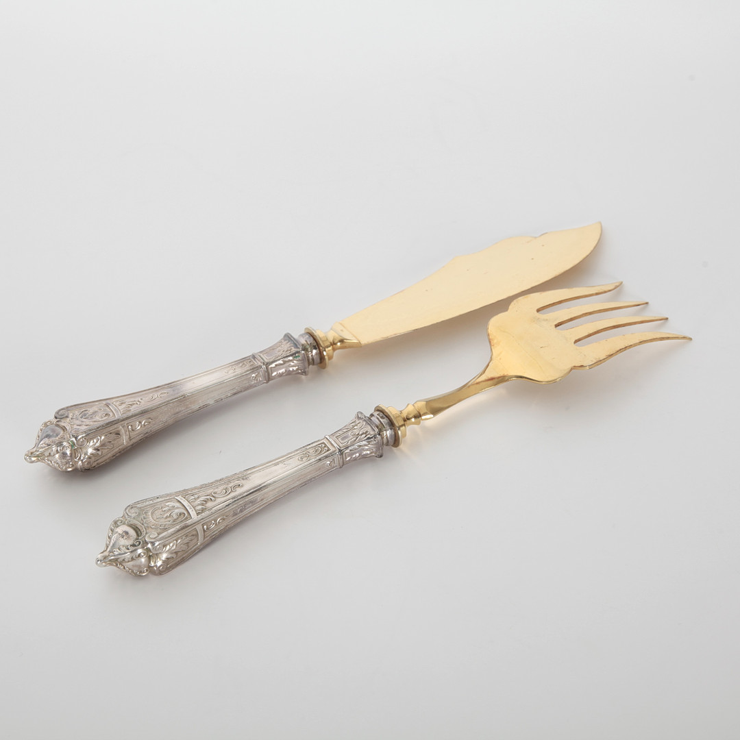 SERVERINGSBESTICK I SCHATULL. Silver och förgyllt stål, Tyskland, 1900-talets första del.