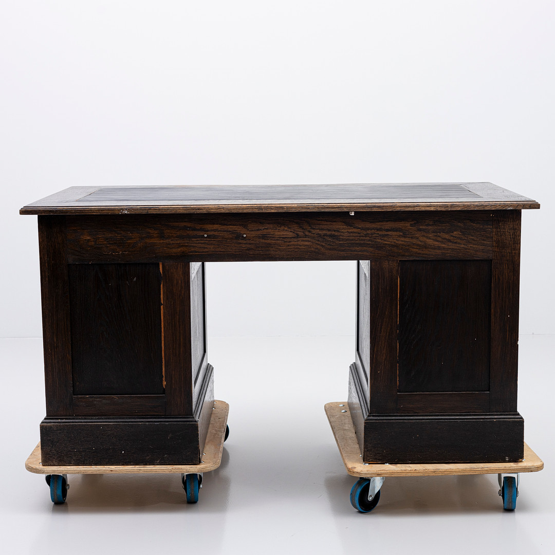 SKRIVBORD, mörkbetsad ek, fristående, 3 delar, jugend, 1900-talets början.