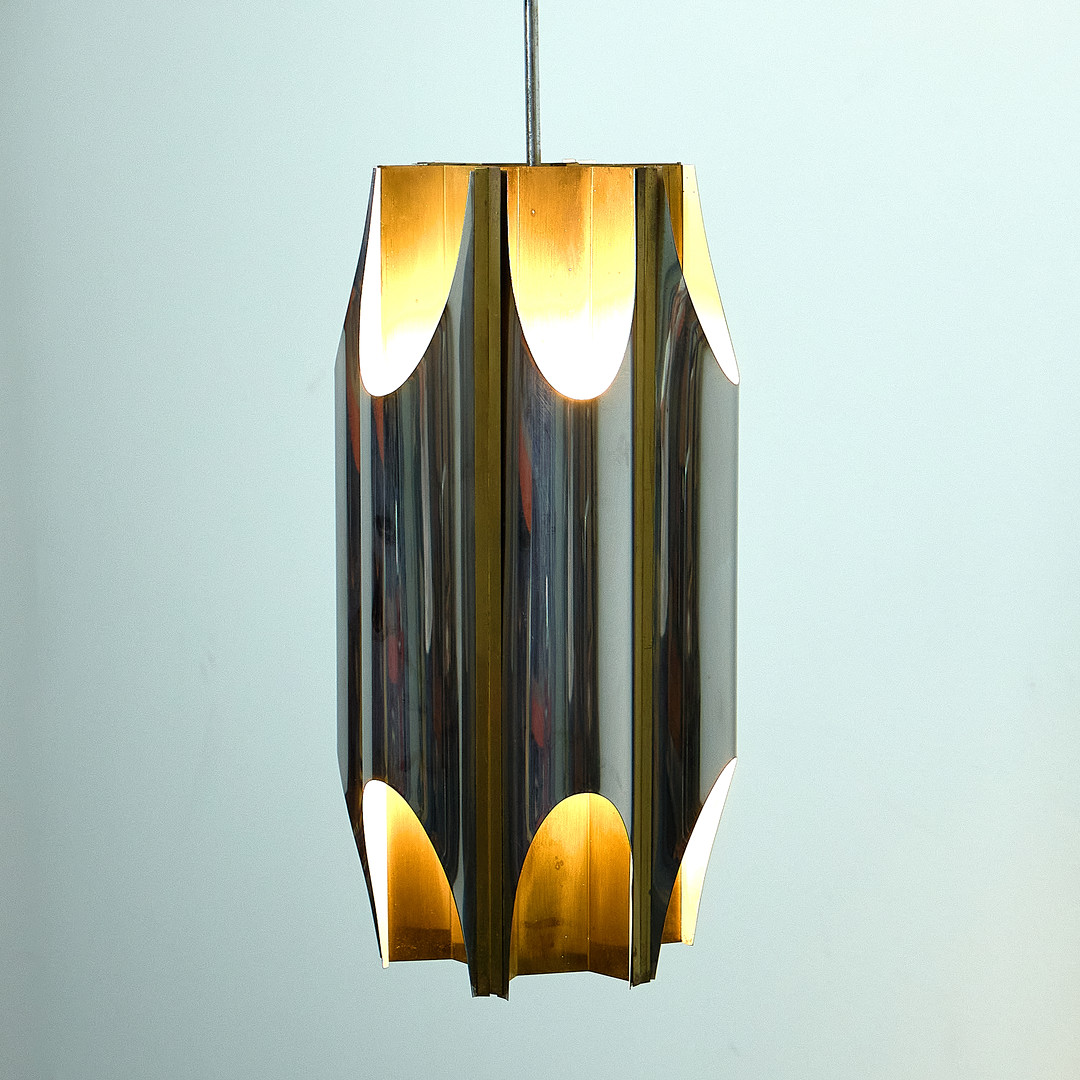 MAISON CHARLES. Hängelampe / Deckenlampe, 'Orgue', 6-flammig, Chrom, messing, 1970er Jahre, Frankreich.