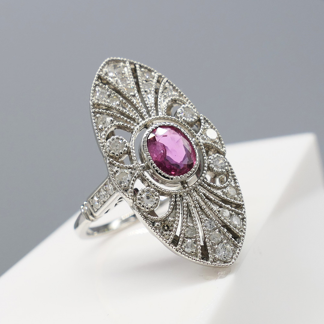 RUBY & DIAMOND platinum ring.