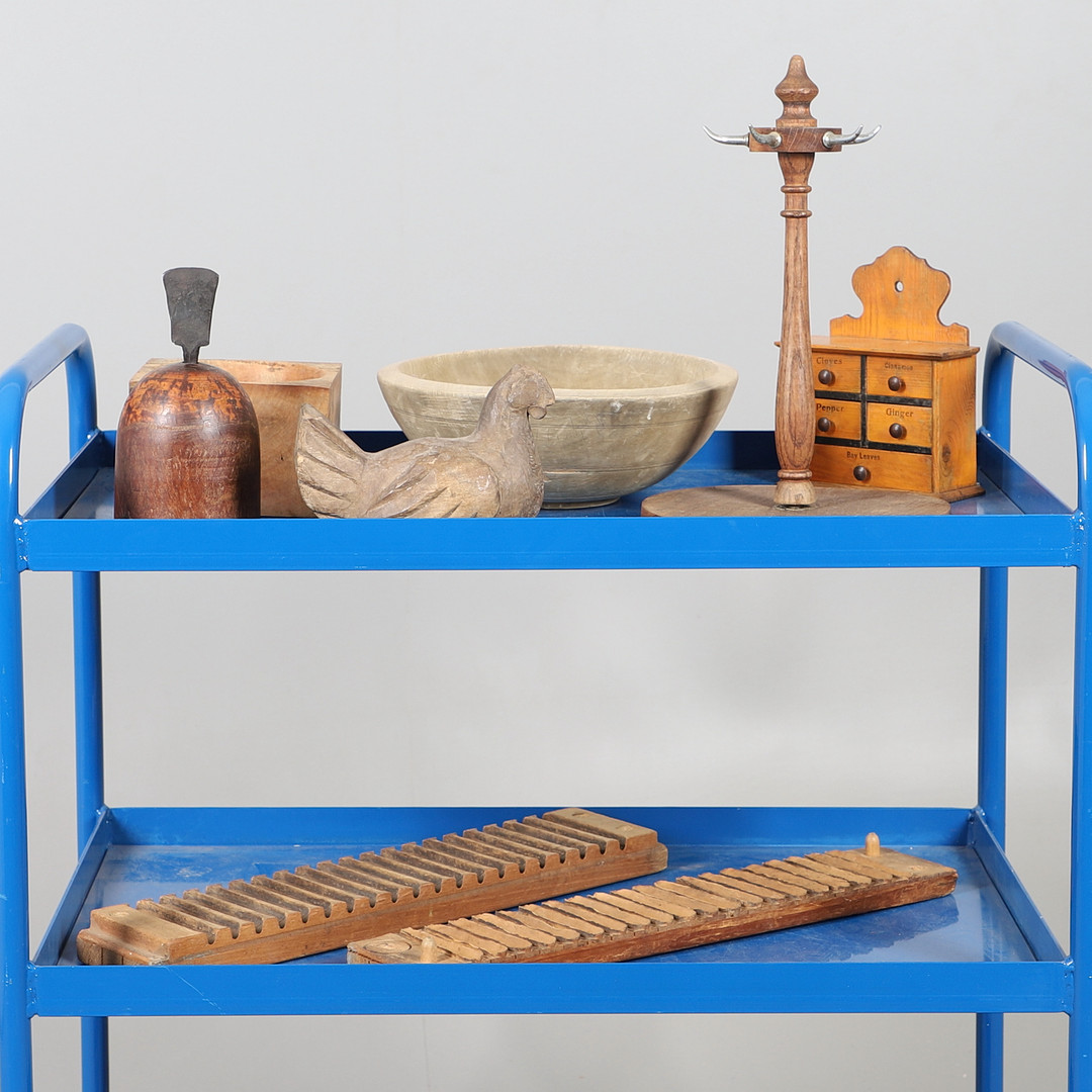 KITCHEN WOODEN BOWL & OTHER WOODWARE.