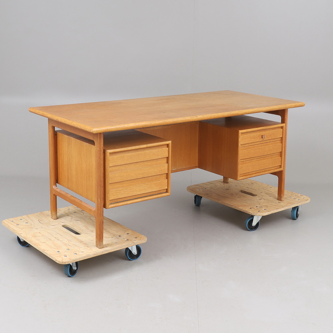 SKRIVBORD, ek, Gunni Omann, 1960-tal.