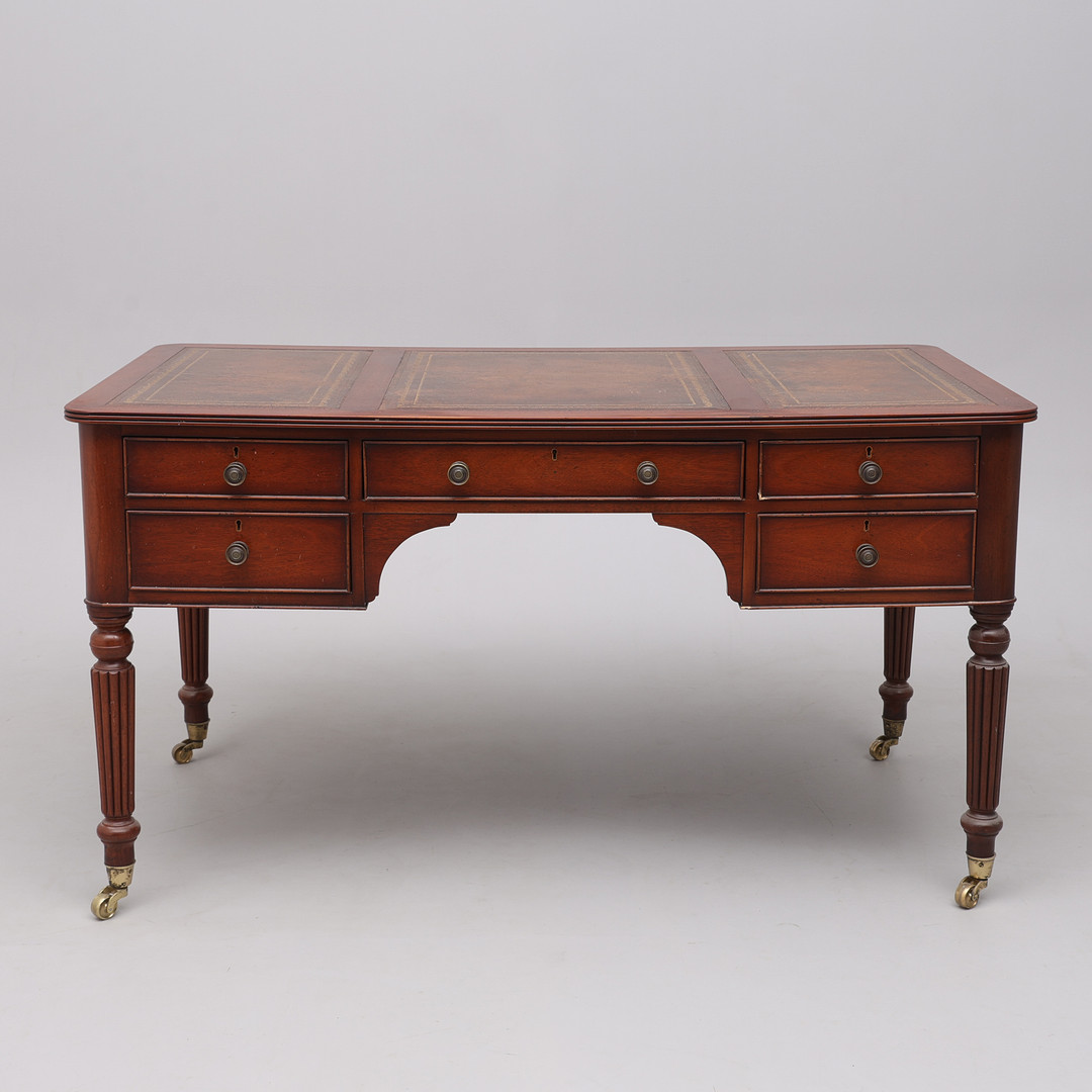 SKRIVBORD, BETSAD MAHOGNY, REGENCYSTIL, 1900-TAL.