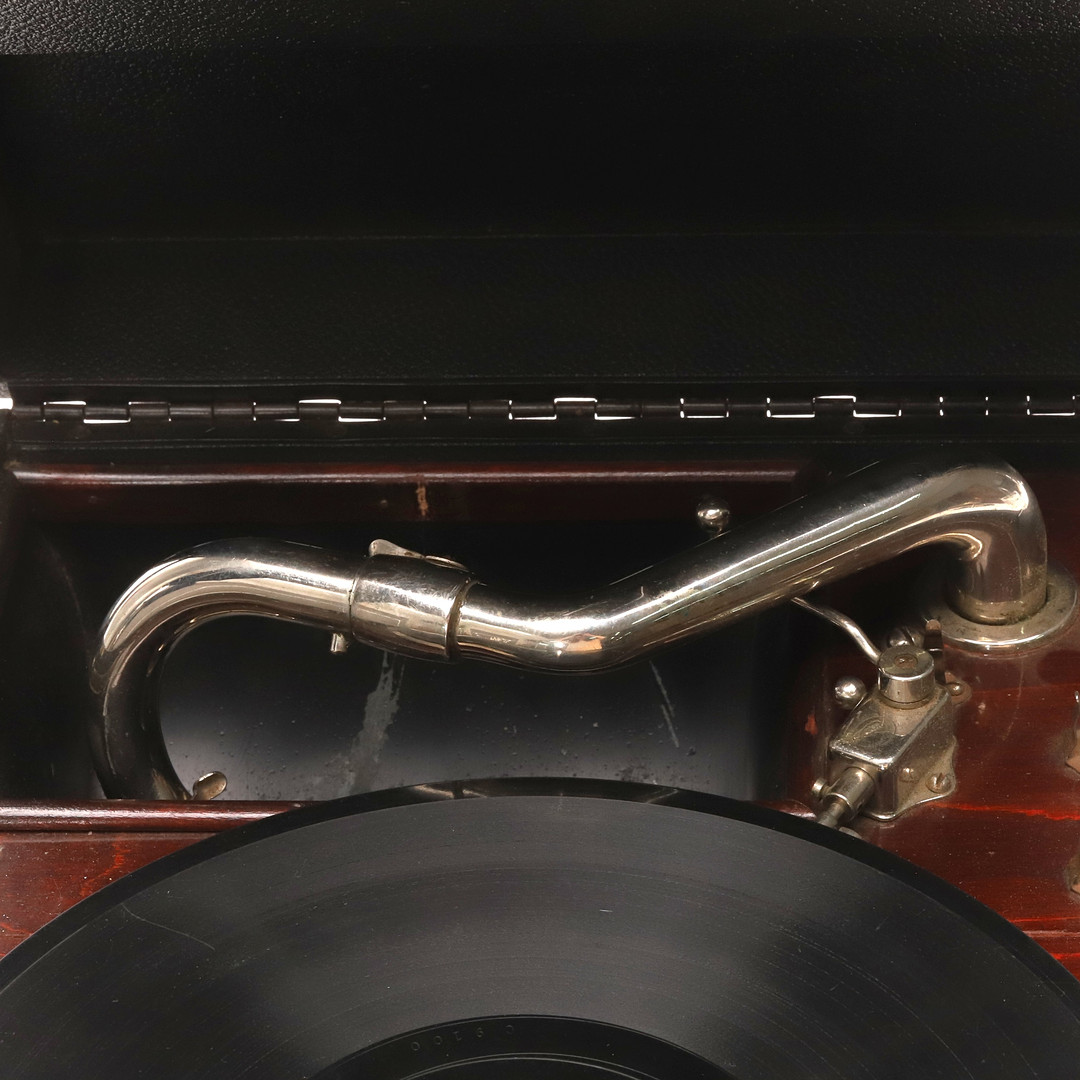 RESEGRAMMOFON. Juwel Sieverths, 1900-talets första hälft.