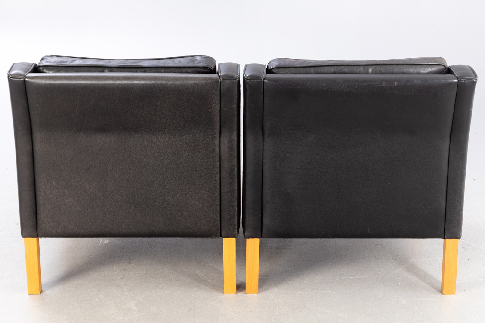 Mogens Hansen, paar Sessel MH195, Leder (2).